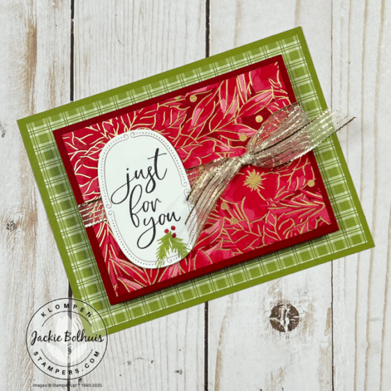 Festive front cover of a fun fold gift card holder created with Traditions of Christmas DSP and accented with a decorative sentiment label from Stampin’ Up! Traditional Labels stamps and dies.